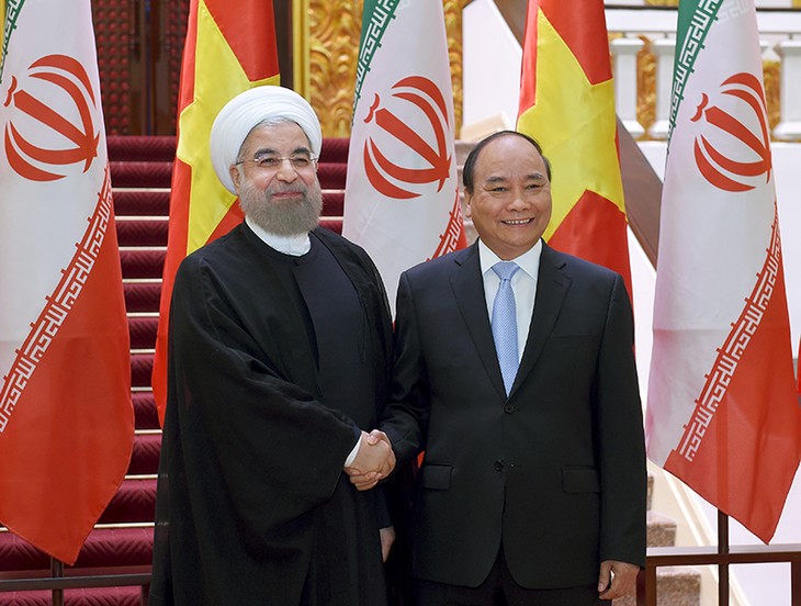 Premierminister Nguyen Xuan Phuc trifft Irans Präsident Hassan Rouhani - ảnh 1